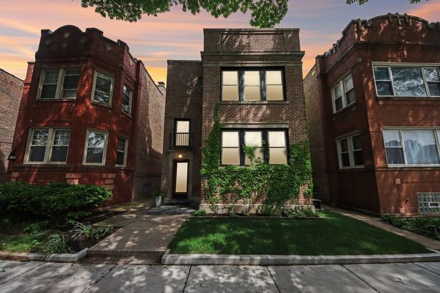 5643 N Campbell Avenue, Chicago, IL 60659