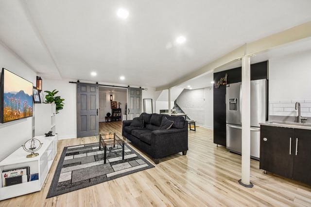 5643 N Campbell Avenue, Chicago, IL 60659