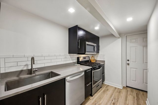 5643 N Campbell Avenue, Chicago, IL 60659