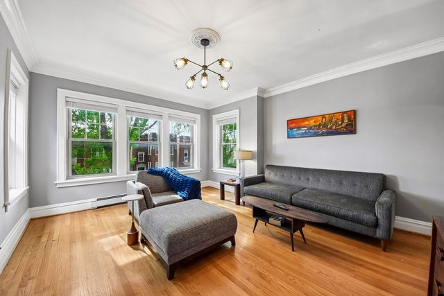 5643 N Campbell Avenue, Chicago, IL 60659