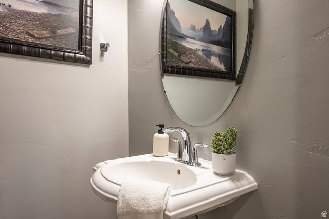 4739 W SNOWFLAKE DR, Highland, UT 84003