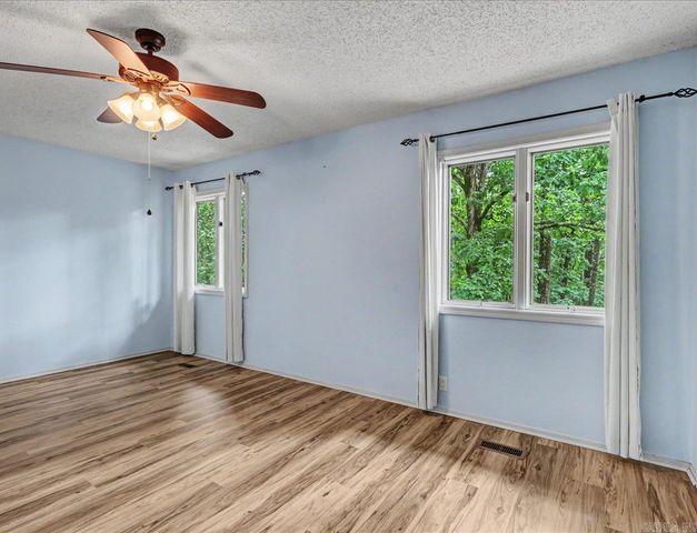 27 Murcia Way, Hot Springs, AR 71909