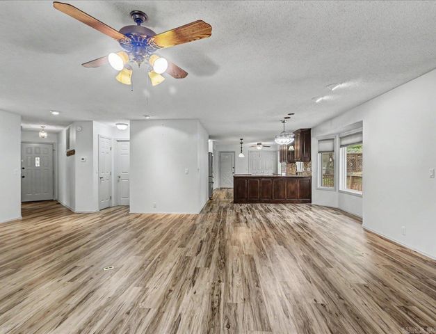 27 Murcia Way, Hot Springs, AR 71909