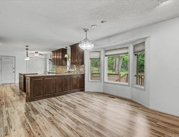 27 Murcia Way, Hot Springs, AR 71909