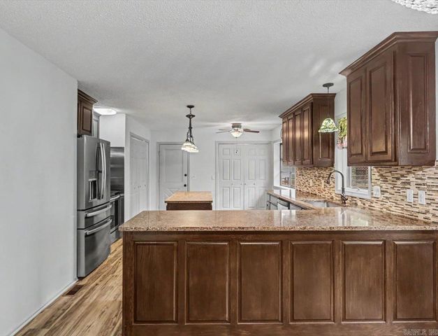 27 Murcia Way, Hot Springs, AR 71909