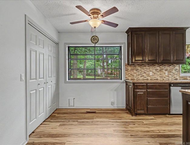27 Murcia Way, Hot Springs, AR 71909