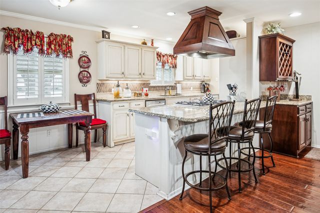 1401 Allegheny Drive, Arlington, TX 76012