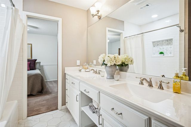 1401 Allegheny Drive, Arlington, TX 76012