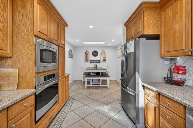 5700 Revelstok Dr, Sacramento, CA 95842