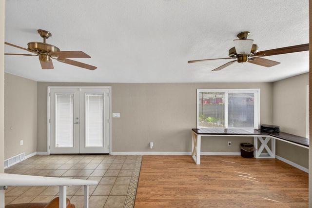 5700 Revelstok Dr, Sacramento, CA 95842