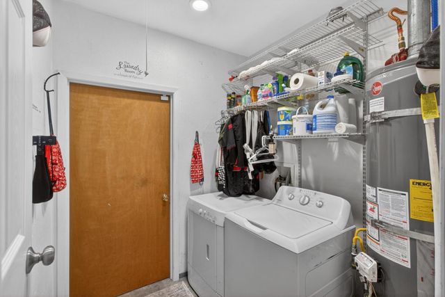 5700 Revelstok Dr, Sacramento, CA 95842