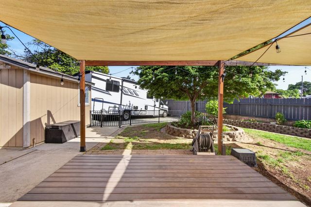 5700 Revelstok Dr, Sacramento, CA 95842