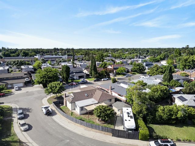 5700 Revelstok Dr, Sacramento, CA 95842