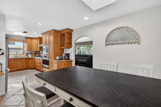 5700 Revelstok Dr, Sacramento, CA 95842