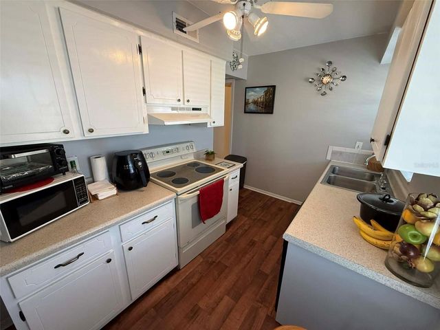 6960 SUNSET DRIVE S 2B, South Pasadena, FL 33707