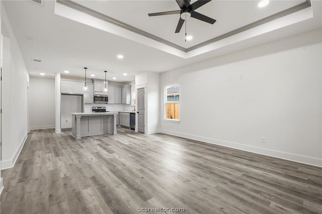 203 Lock Lane, Bryan, TX 77803