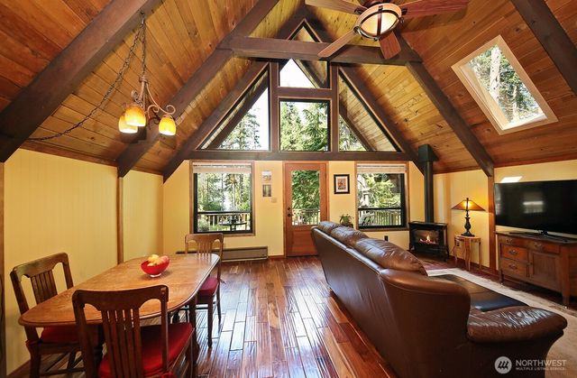 3370 East Harbor Road, Langley, WA 98260