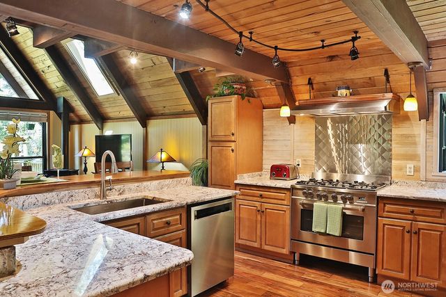3370 East Harbor Road, Langley, WA 98260