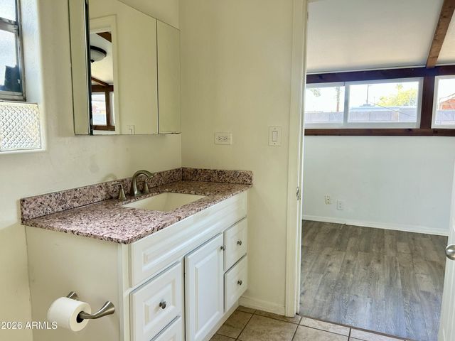 5545 W State Avenue, Glendale, AZ 85301