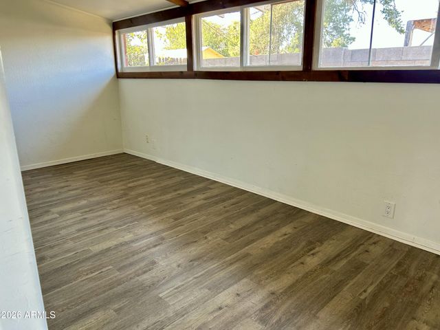 5545 W State Avenue, Glendale, AZ 85301