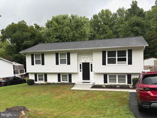 225 OAK GROVE LN, Stafford, VA 22556