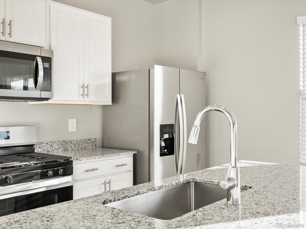 7325 W 27th Street Rd, Greeley, CO 80634