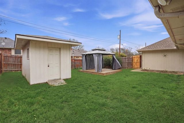 411 Whispering Hills Drive, Duncanville, TX 75137