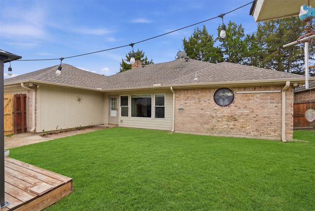 411 Whispering Hills Drive, Duncanville, TX 75137