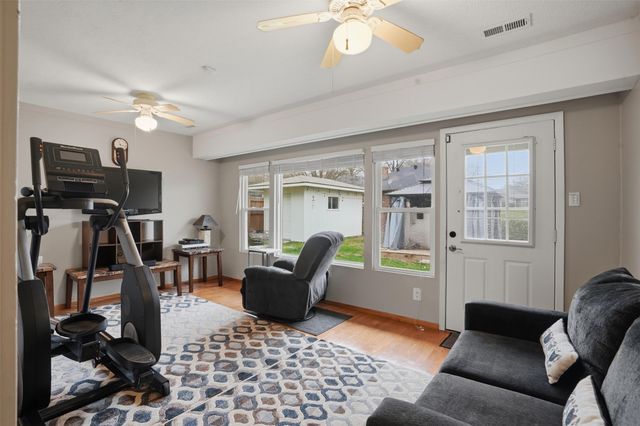 411 Whispering Hills Drive, Duncanville, TX 75137