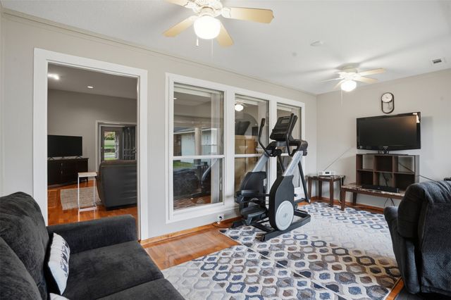 411 Whispering Hills Drive, Duncanville, TX 75137