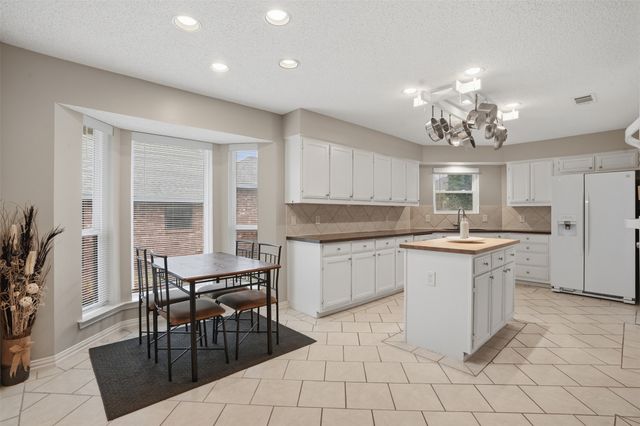 411 Whispering Hills Drive, Duncanville, TX 75137