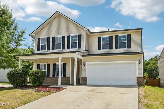 8008 Caithness Street, Raleigh, NC 27616