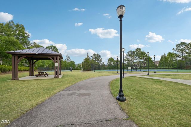 8008 Caithness Street, Raleigh, NC 27616