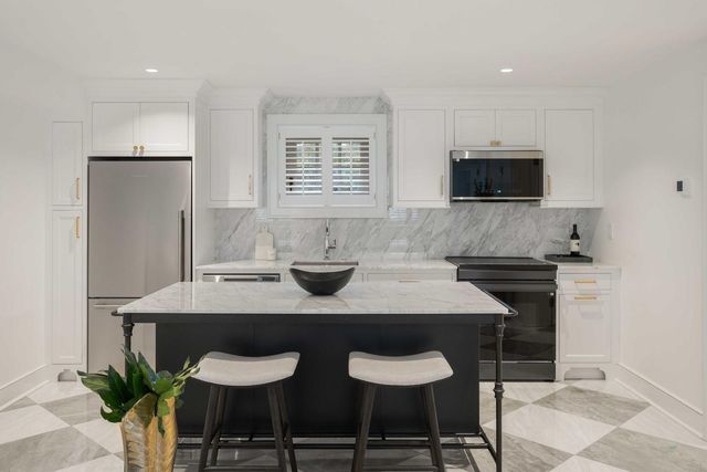 21 New Street, Charleston, SC 29401