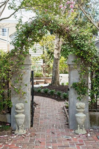 21 New Street, Charleston, SC 29401