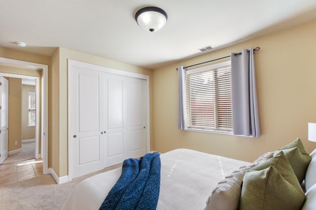 5950 Tanus Cir, Rocklin, CA 95677