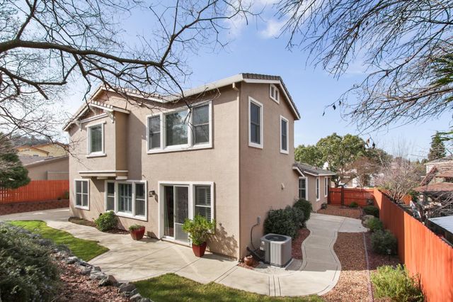 5950 Tanus Cir, Rocklin, CA 95677