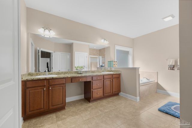 2350 Ash Dr, Navarre, FL 32566