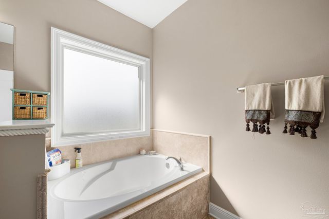 2350 Ash Dr, Navarre, FL 32566