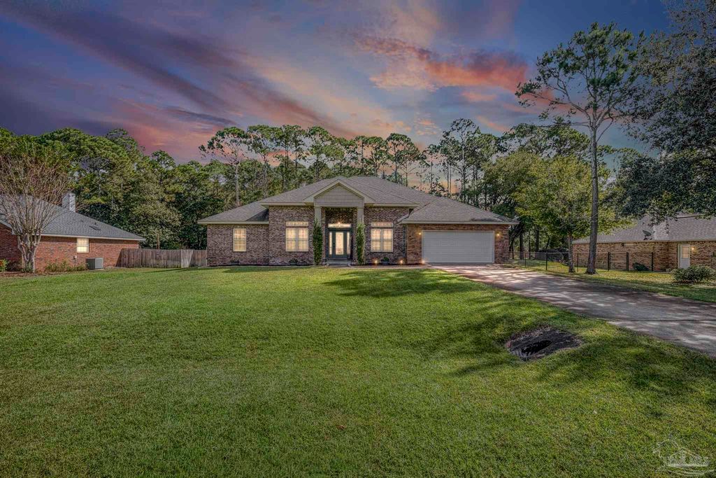 2350 Ash Dr, Navarre, FL 32566