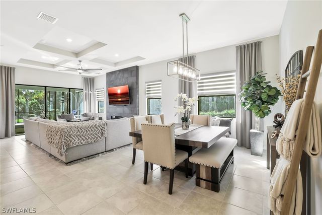 9772 Willet CT, Naples, FL 34120