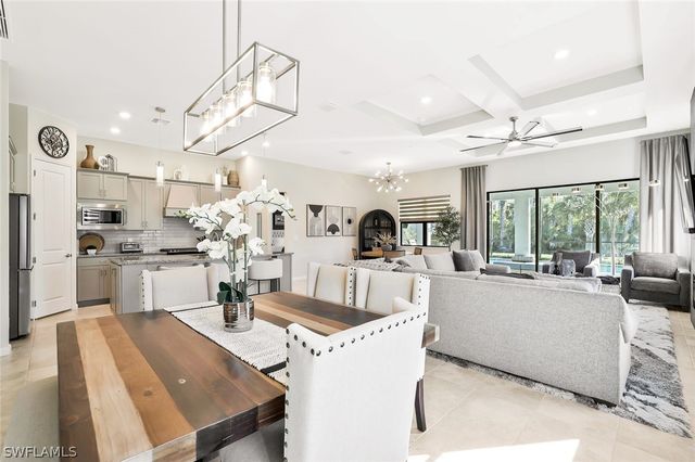 9772 Willet CT, Naples, FL 34120