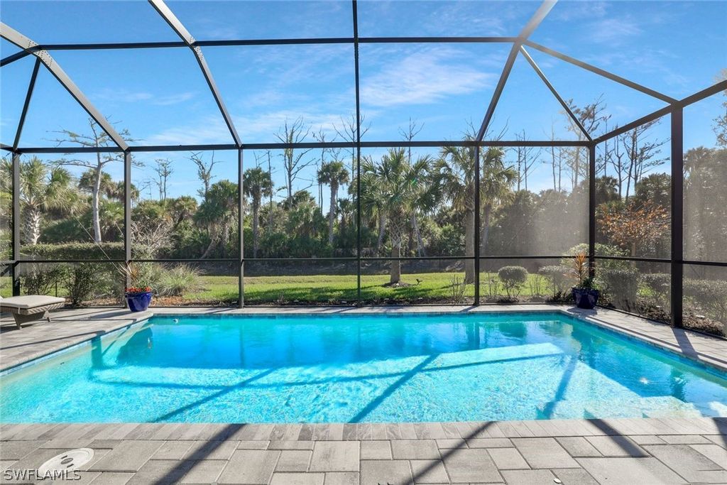 9772 Willet CT, Naples, FL 34120