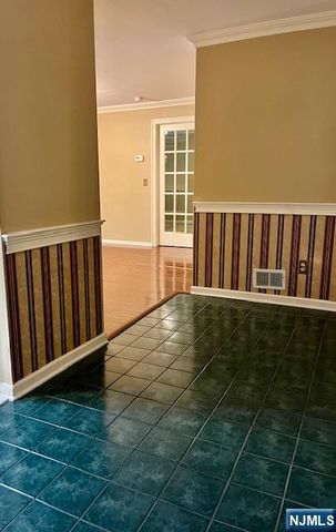 151 Indian Hollow Court 151, Mahwah, NJ 07430