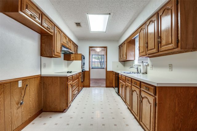405 Shadowwood Trail, Ovilla, TX 75154