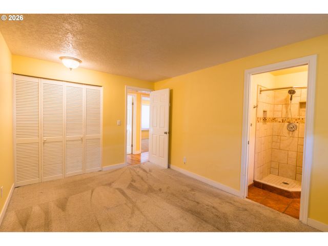 16085 Sw WESTWIND Dr, Beaverton, OR 97078