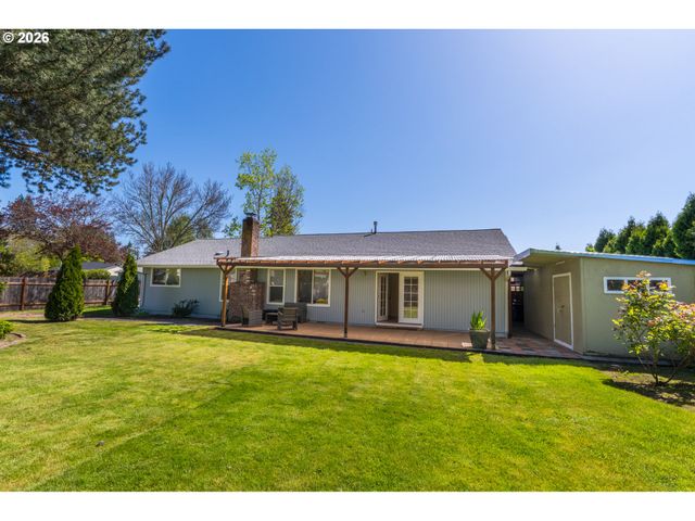 16085 Sw WESTWIND Dr, Beaverton, OR 97078