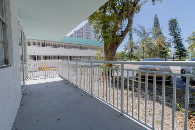 301 174th St L12, Sunny Isles Beach, FL 33160