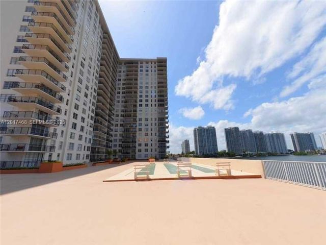 301 174th St L12, Sunny Isles Beach, FL 33160