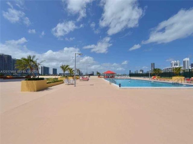 301 174th St L12, Sunny Isles Beach, FL 33160
